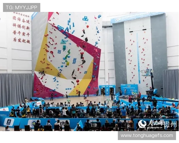 南京飞盘队在世界攀岩锦标赛中的团队协作表现精彩点评
